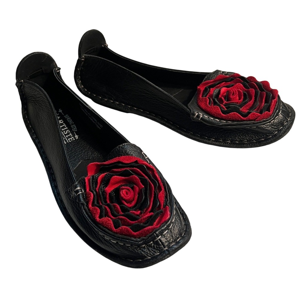 NWOT L'Artiste Dezi Ballerina Leather Flat SZ 42 (US 10.5-11) Flower Detail